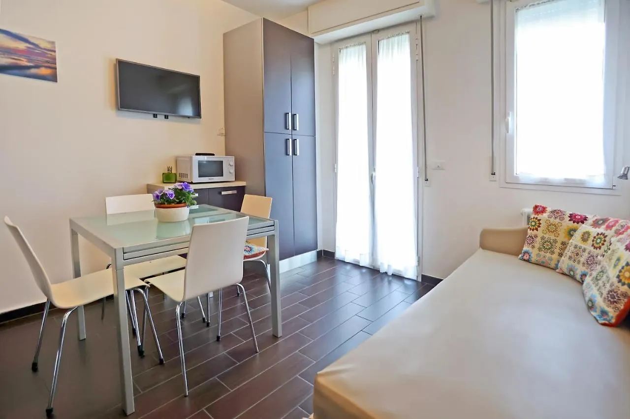Semesterbostad Casa Vacanze Aurora Centro Rimini Italien
